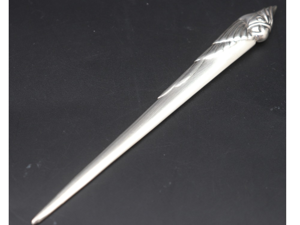 ブルガリのバードモチーフのペーパーナイフ全体