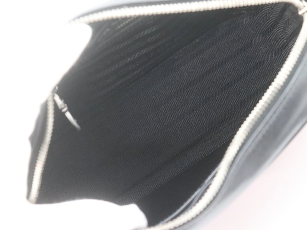 プラダのカメラバッグ1BH093内側