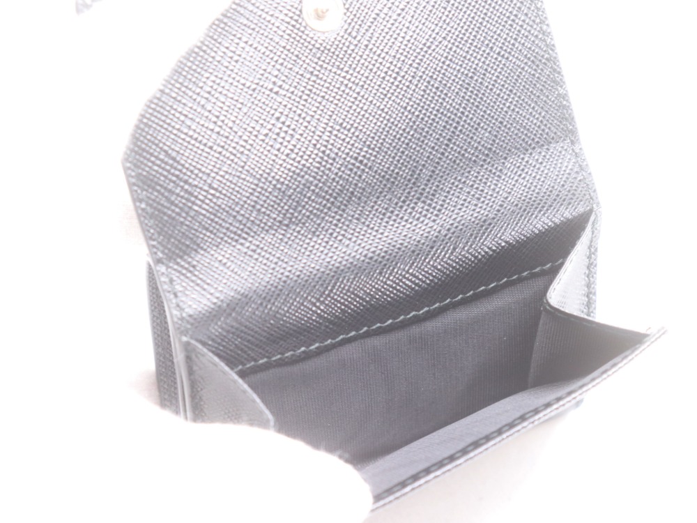 プラダのサフィアーノ財布内側