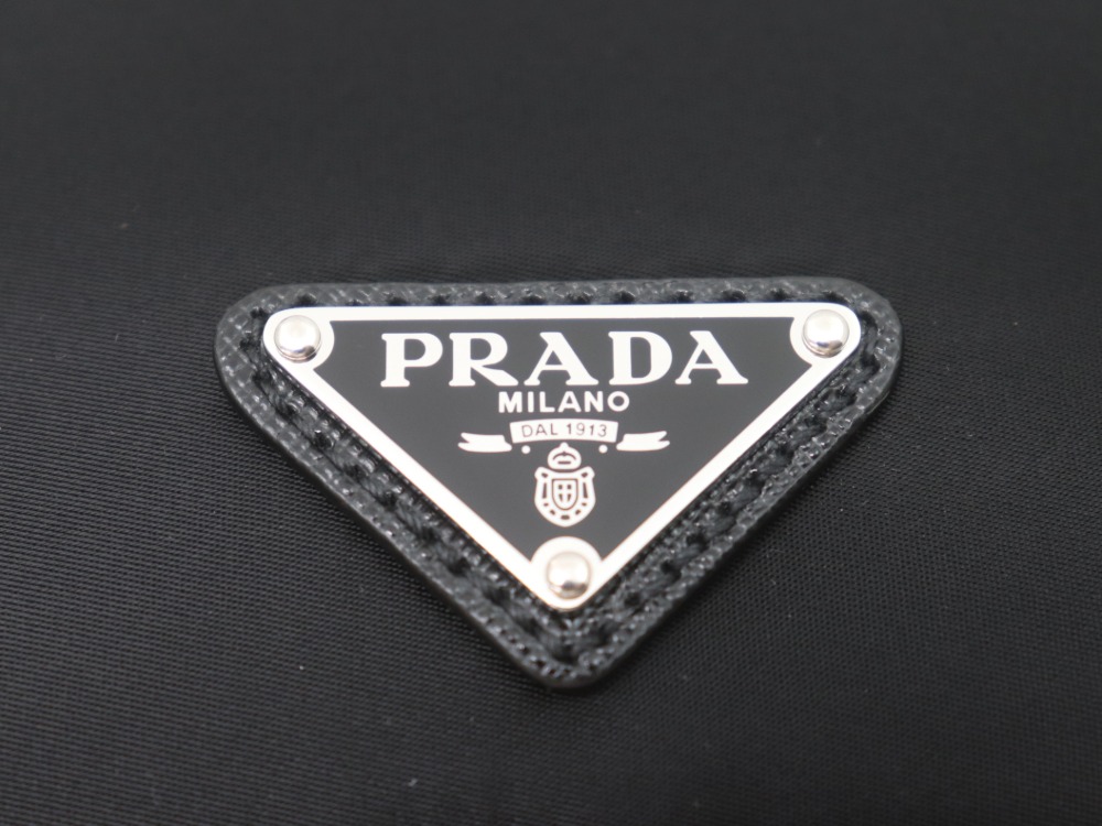 プラダのテスートショルダーバッグプレート