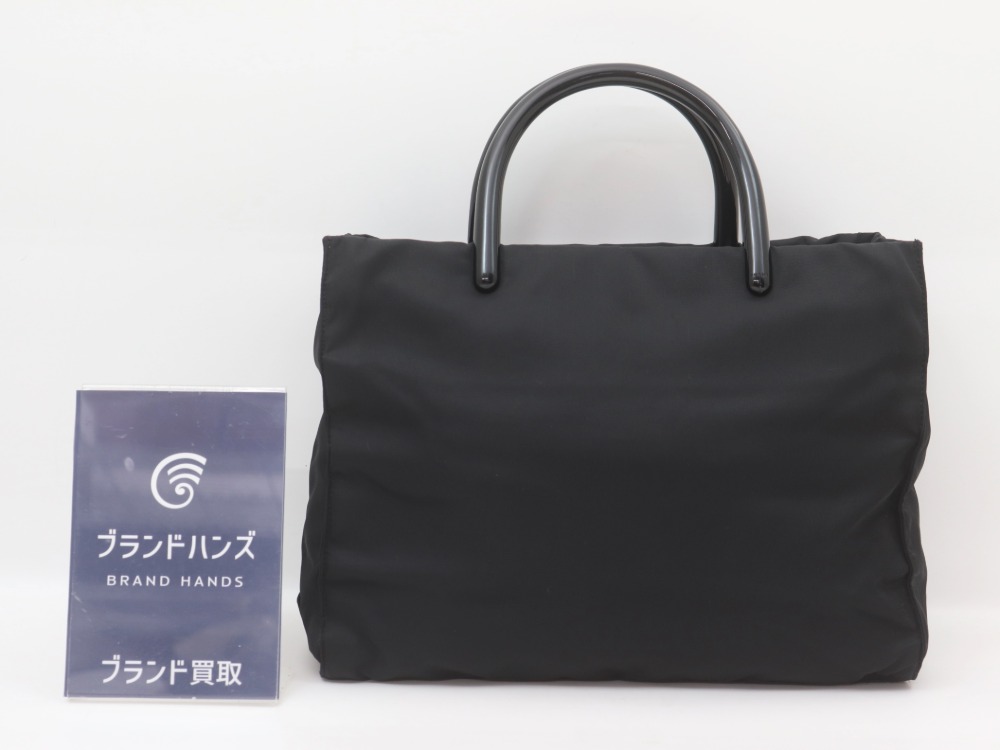 プラダのテスート三角ロゴハンドバッグ正面