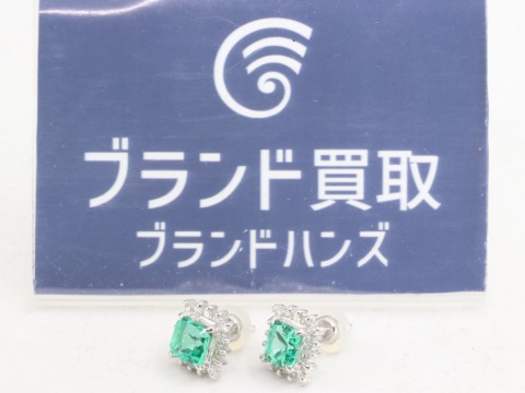 プラチナのエメラルドピアス