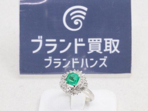 プラチナエメラルドダイヤモンドリング