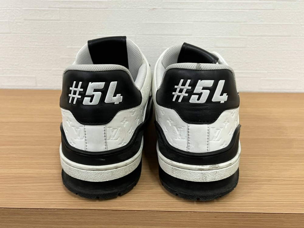 ルイヴィトLVトレイナーレザースニーカーかかと