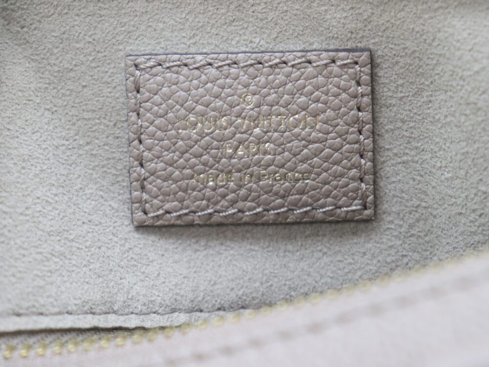 ルイヴィトンのモノグラムアンプラントスピーディバンドリエール25ロゴ