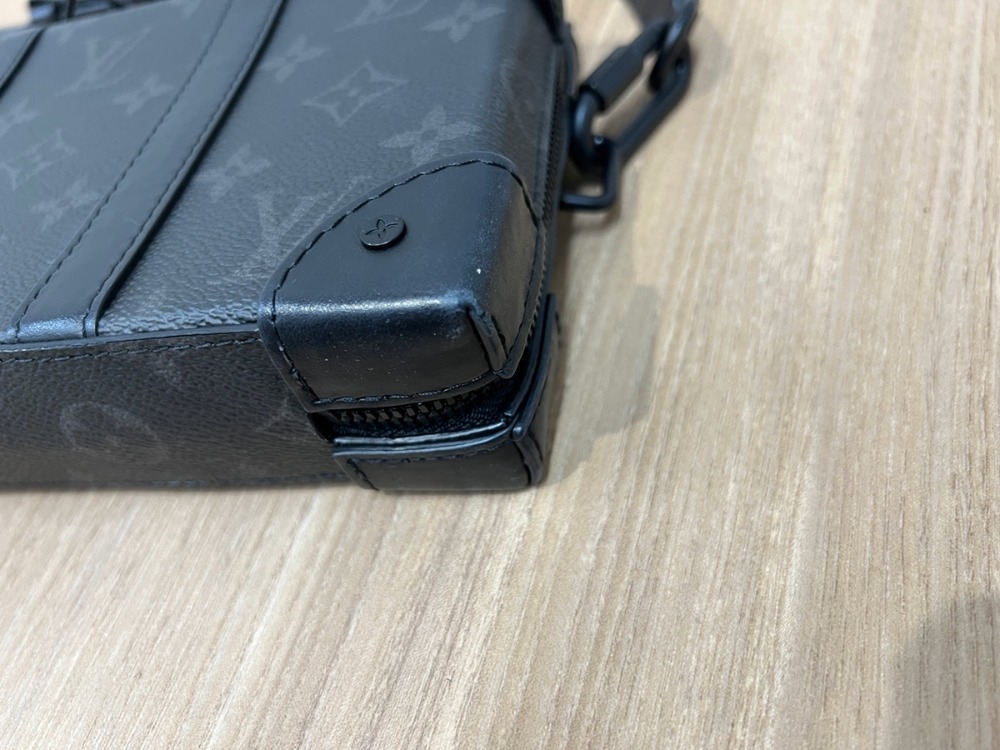 ルイヴィトンエクリプスソフトトランク角スレ