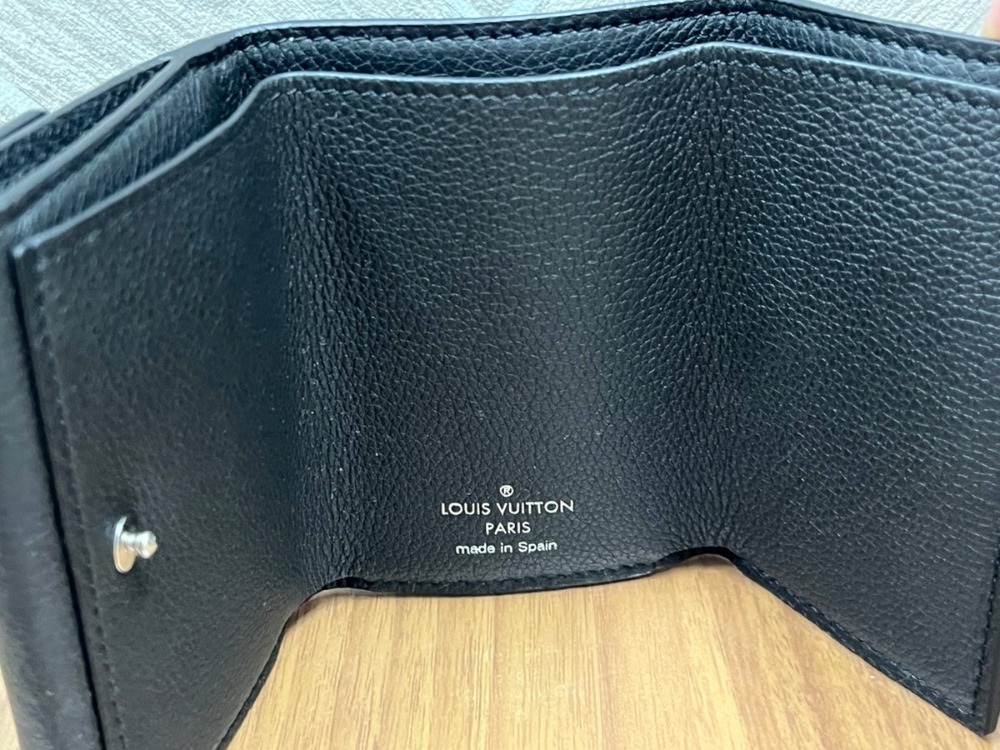 ルイヴィトンポルトフォイユロックミニ内側