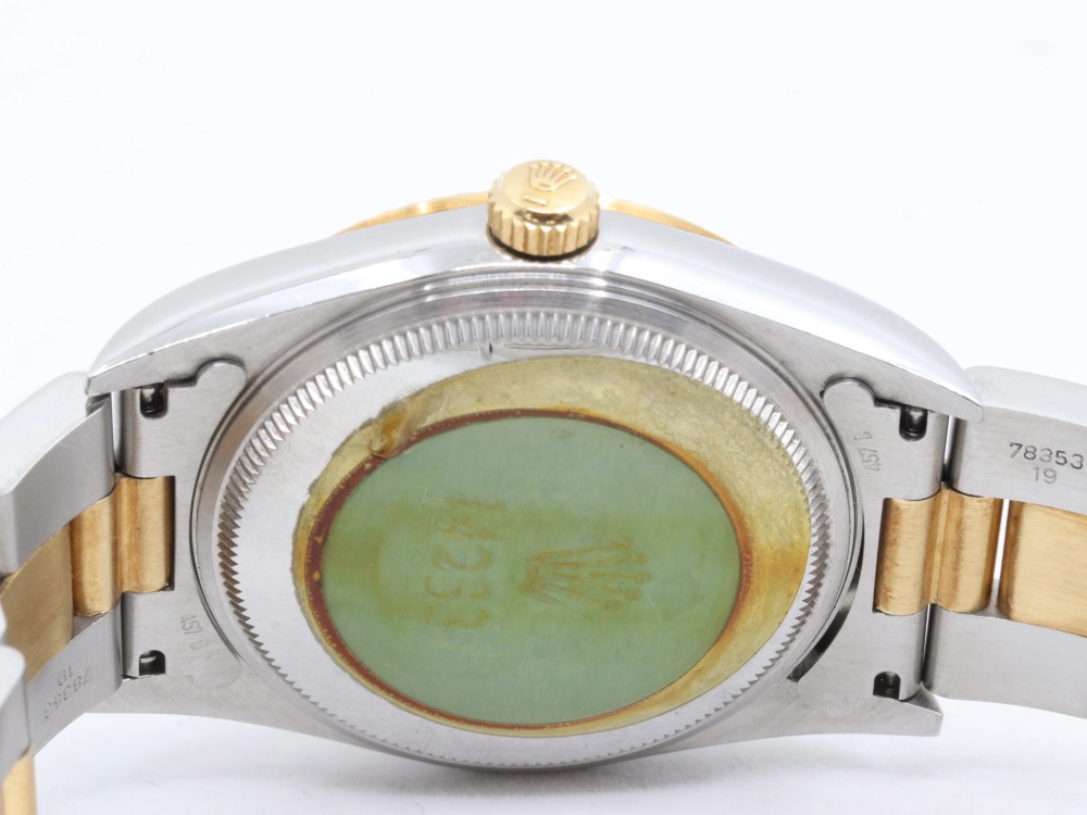 中古のロレックスオイスターパーペチュアル裏蓋