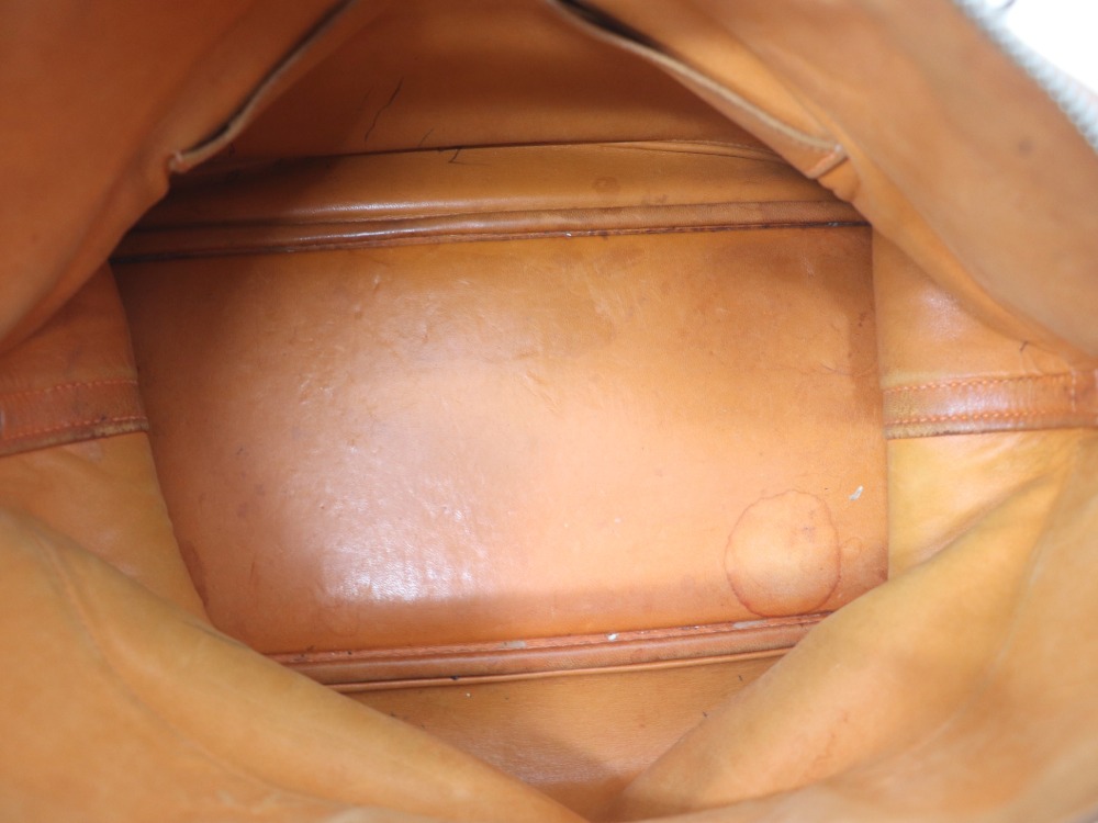 傷のあるエルメスのトリヨンボリード35内側