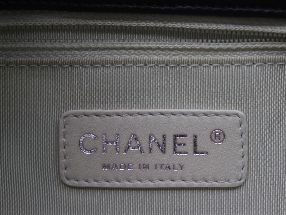 傷有シャネルの編み込みマトラッセバッグロゴ