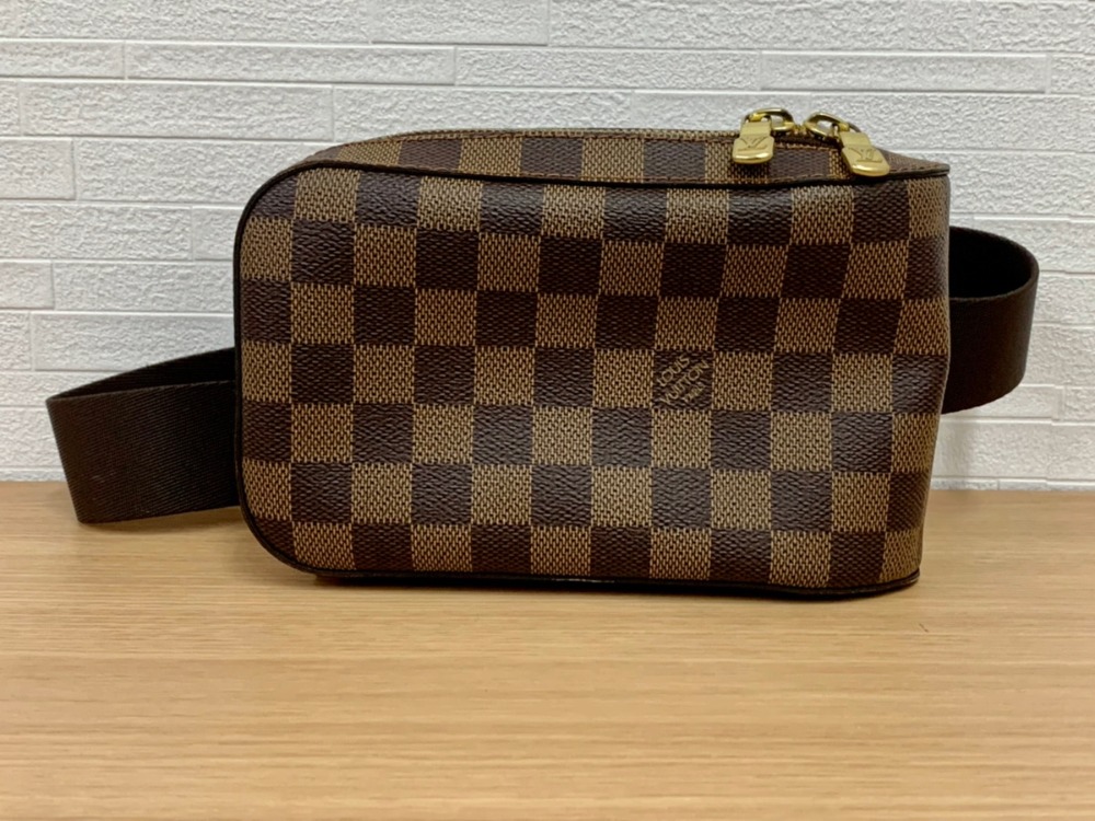 美品のルイヴィトンダミエジェロニモス正面