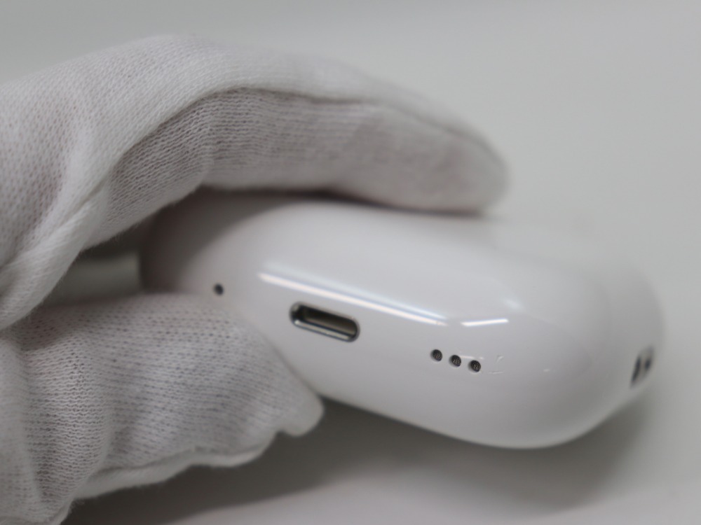 Appleエアポッズプロ充電口