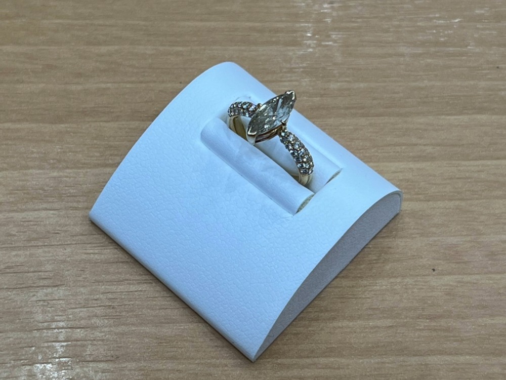 K18マーキスダイヤリング0.89ct右