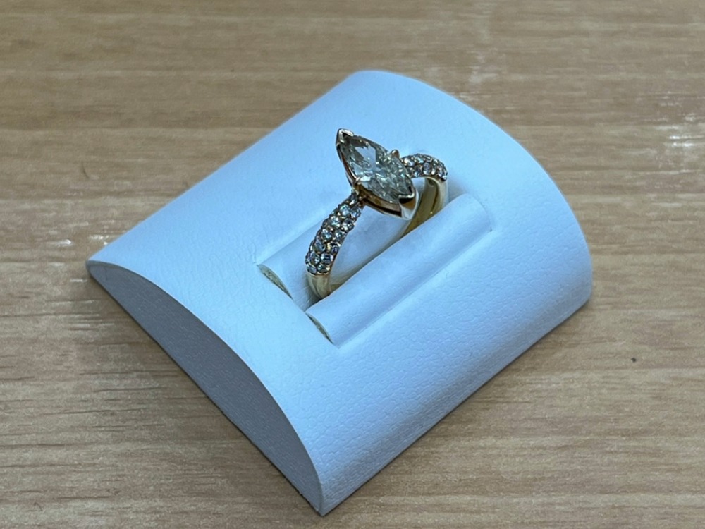 K18マーキスダイヤリング0.89ct左