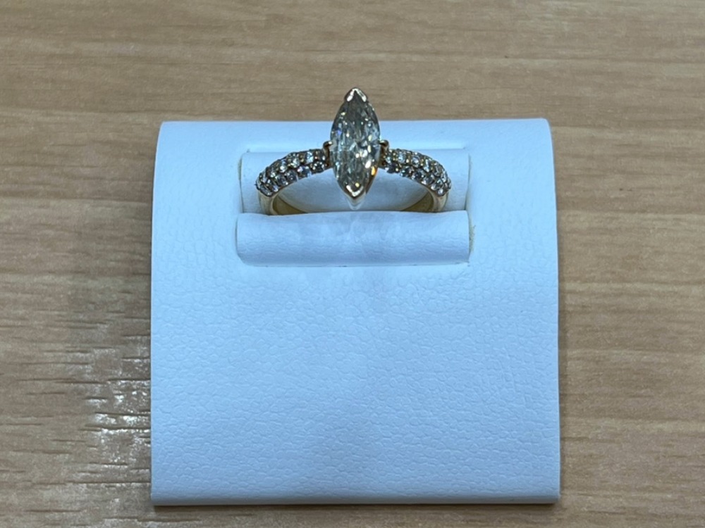 K18マーキスダイヤリング0.89ct正面