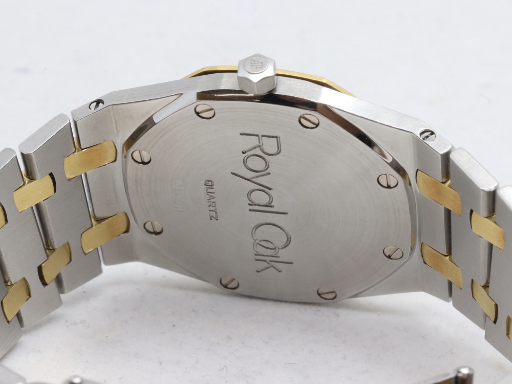 オーデマピゲのロイヤルオーク裏蓋