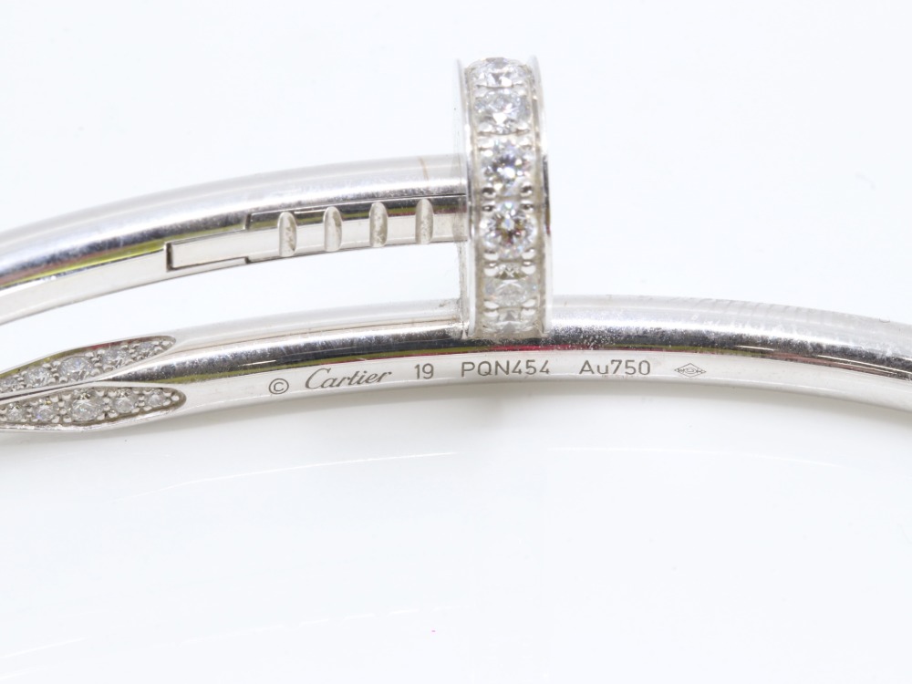 カルティエジュストアンクルブレス刻印