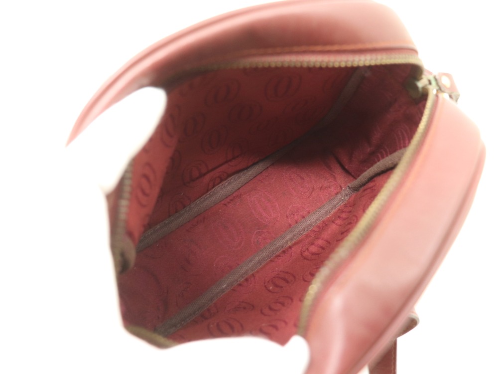 カルティエマストショルダーバッグ内