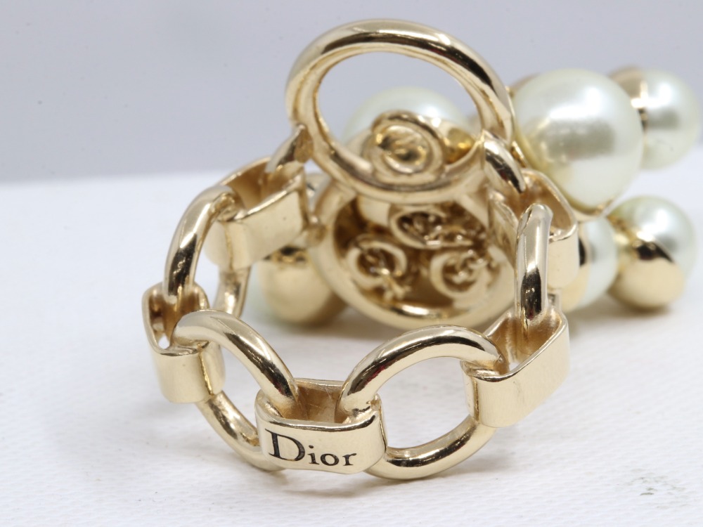 クリスチャンディオールフェイクパールロゴリング