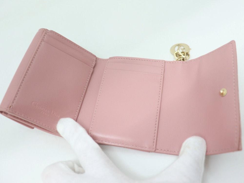 クリスチャンディオールレディディオール三つ折り財布内側