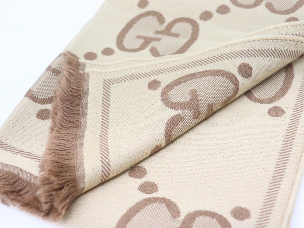 グッチのGGジャガードマフラー裏面