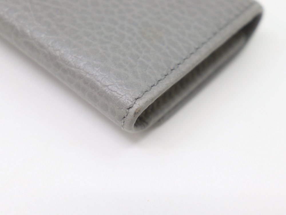 グッチのGGマーモントキーケース傷部分