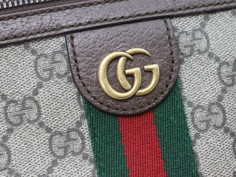 グッチのオフィディアボディバッグロゴ