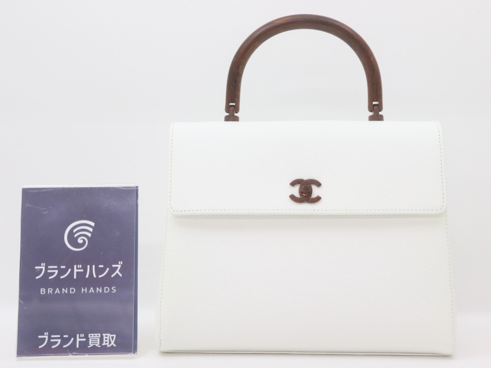 シャネルウッドハンドルバッグ全体図