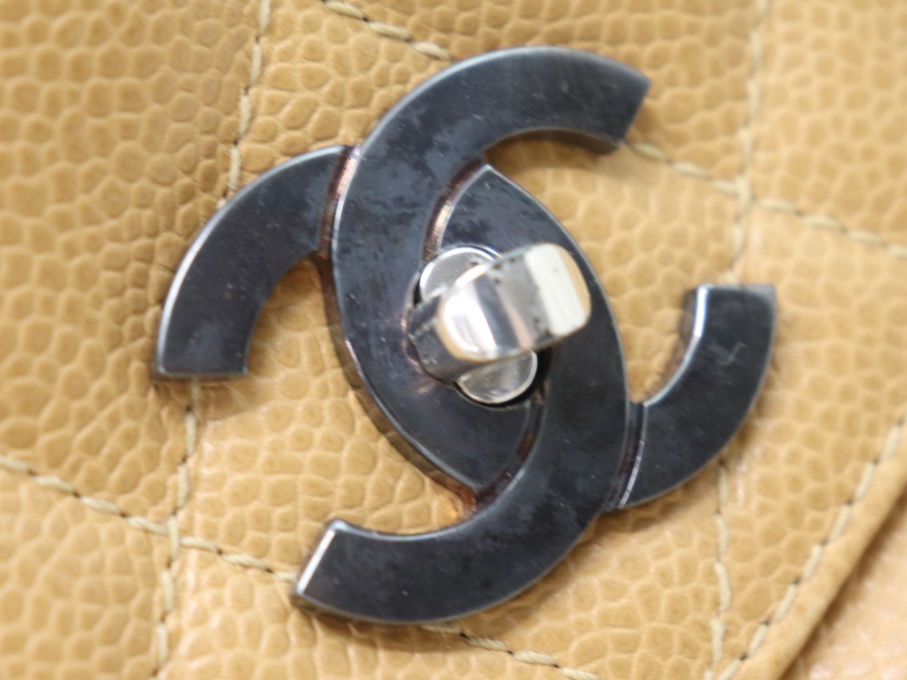 シャネルキャビアスキンチェーントートバッグターンロック金具