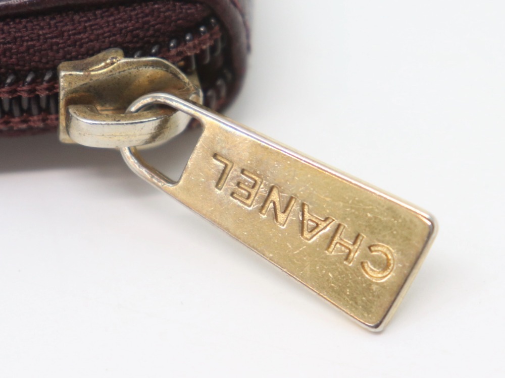 シャネルキャビアスキン二つ折り財布ブラウンファスナー