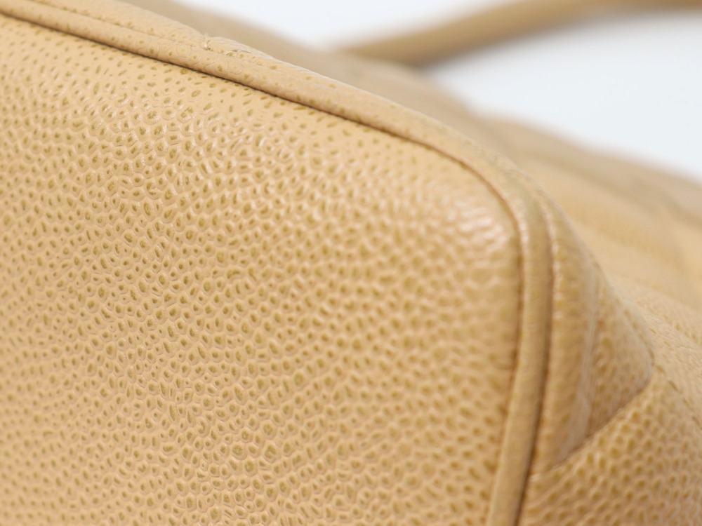 シャネルキャビアスキン復刻トート角スレ