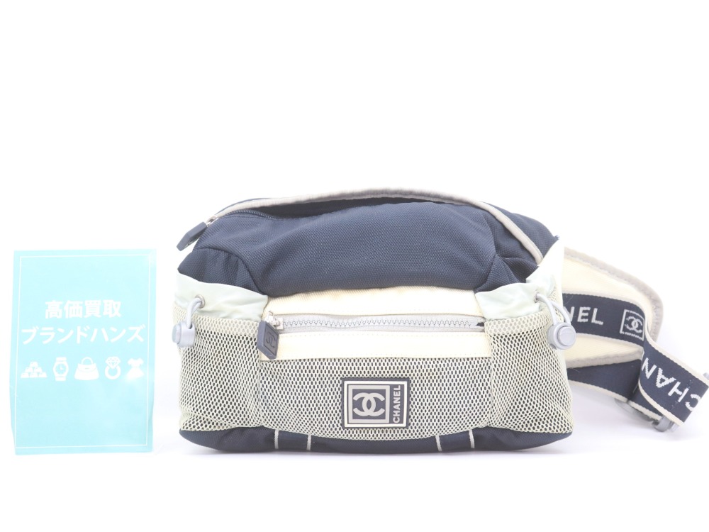 シャネルスポーツラインボディバッグ全体図
