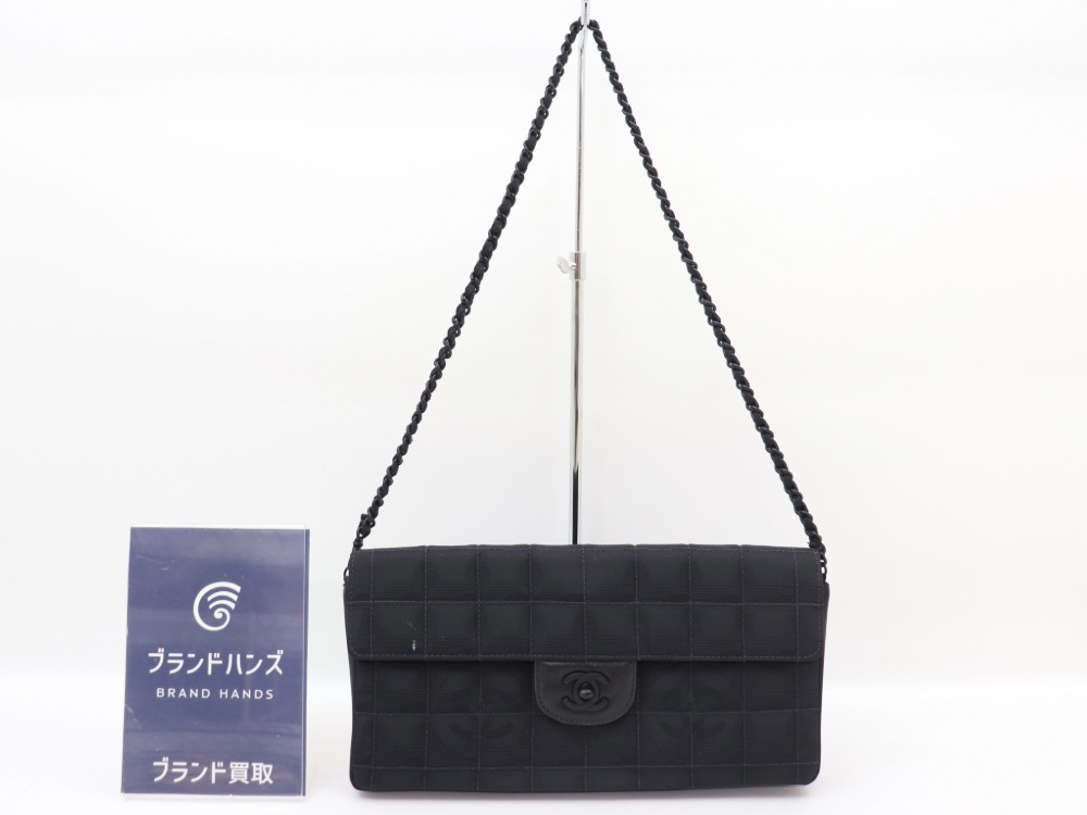 シャネルニュートラベルラインチェーンショルダー全体図