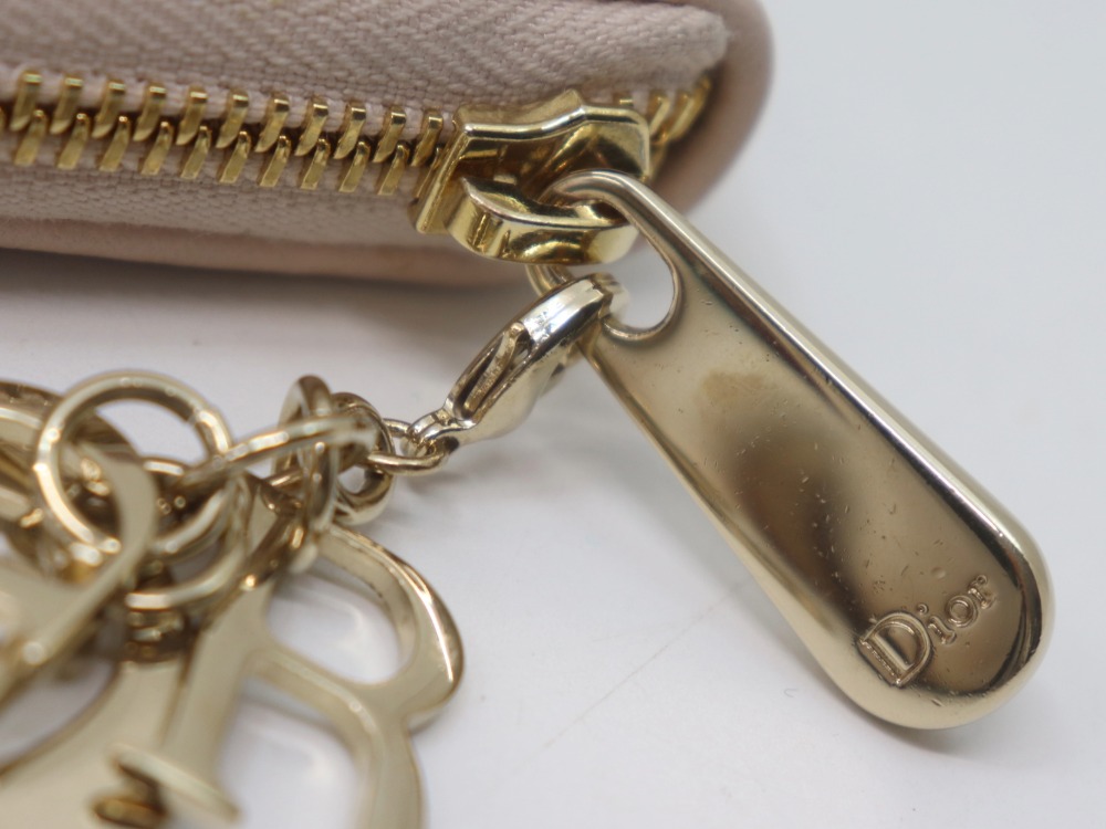 ディオールカナージュ二つ折り長財布ファスナー