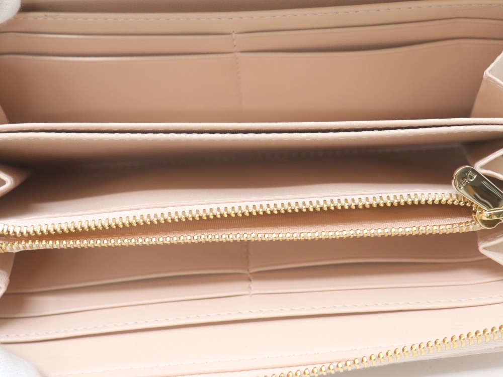 ディオールカナージュ二つ折り長財布内側