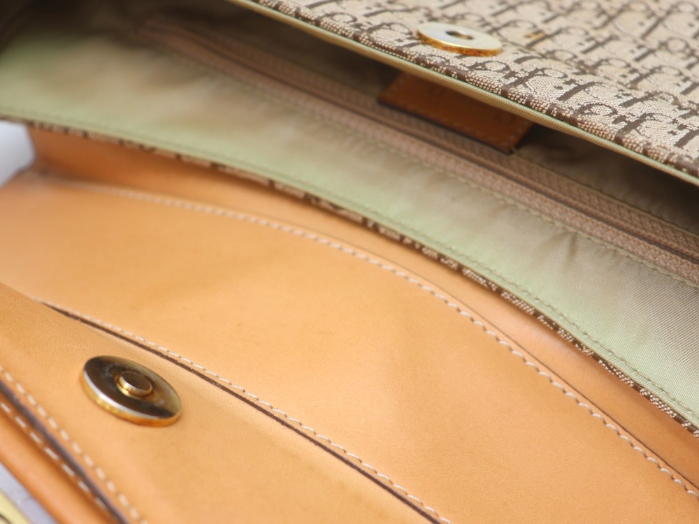 ディオールサドルバッグショルダー内側