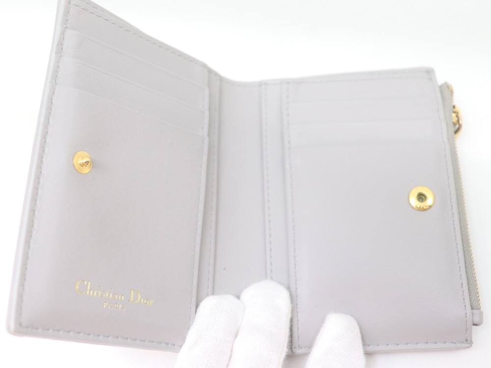 ディオールモンテーニュ二つ折り財布内側