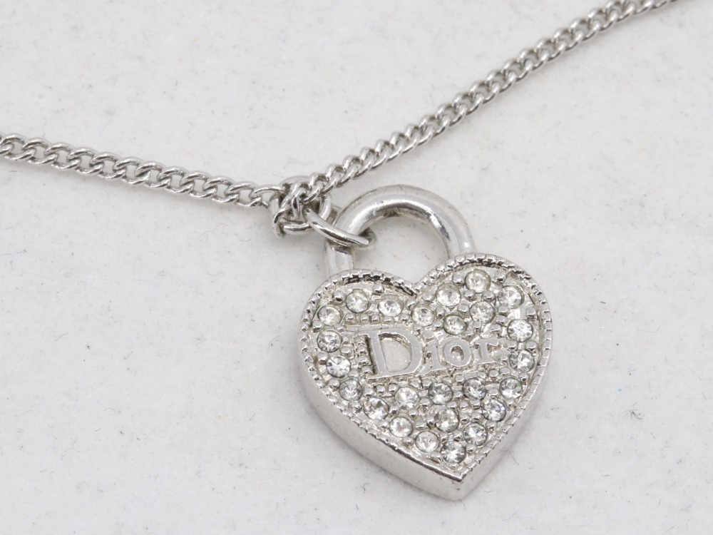 ディオールラインストーンベアーネックレス刻印