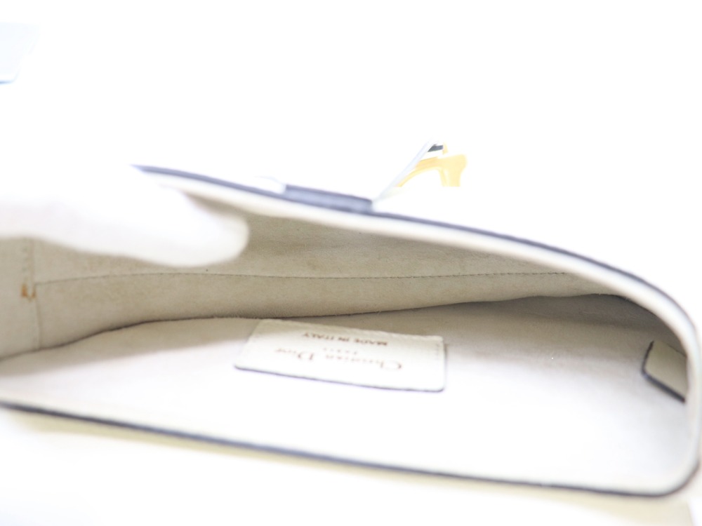 ディオールレザーサドルバッグ内側