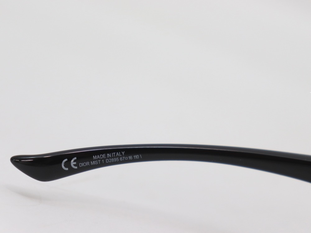 ディオールロゴサングラス刻印