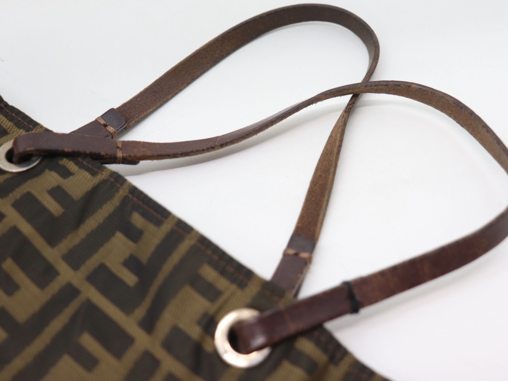 フェンディズッカ柄トートバッグ持ち手