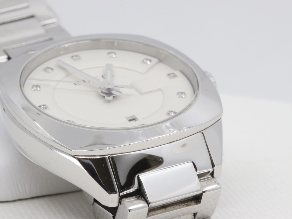 不動のグッチ142.5腕時計ケース部分