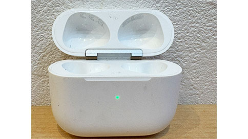 傷があるエアポッズAirPods