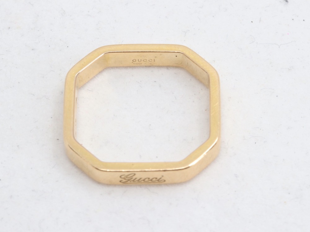 グッチのオクタゴナルロゴ刻印