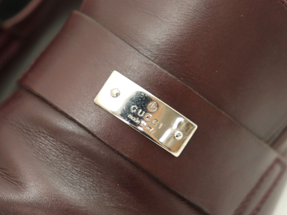 グッチのローファーロゴ