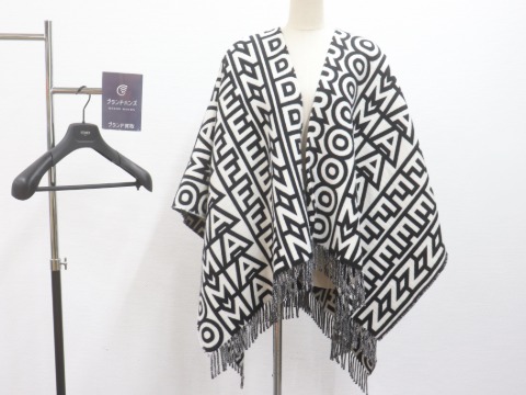 フェンディのウールポンチョ