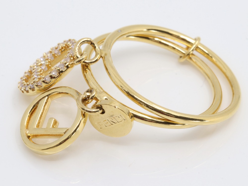 フェンディエフイズリング横