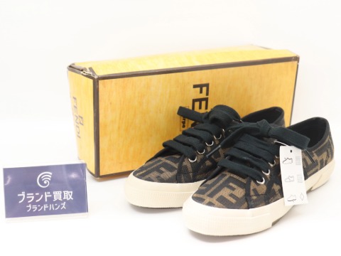 フェンディズッカ柄スニーカー