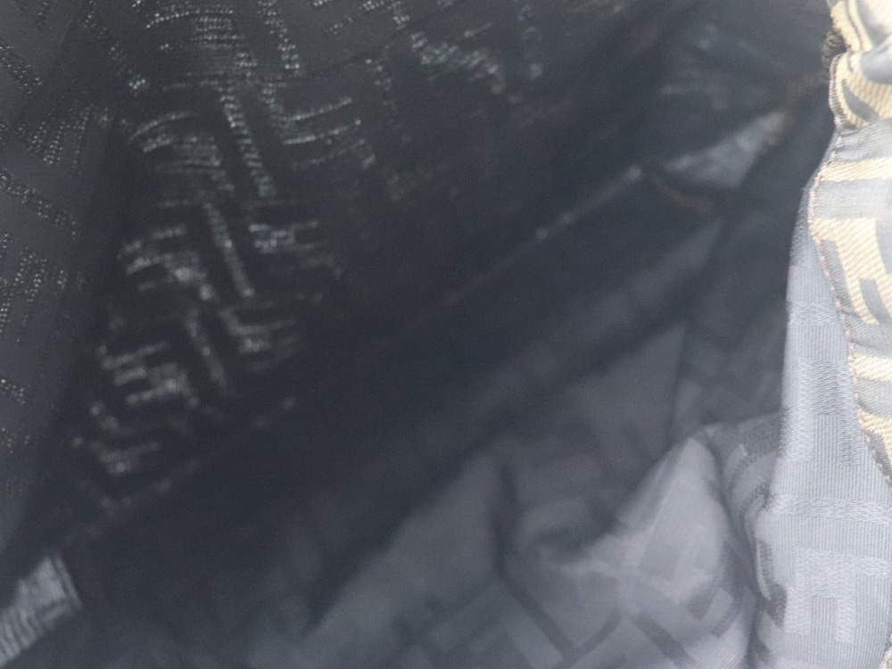 フェンディズッカ柄トートバッグ内側