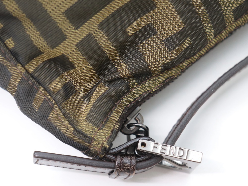 フェンディズッカ柄ポーチ持ち手